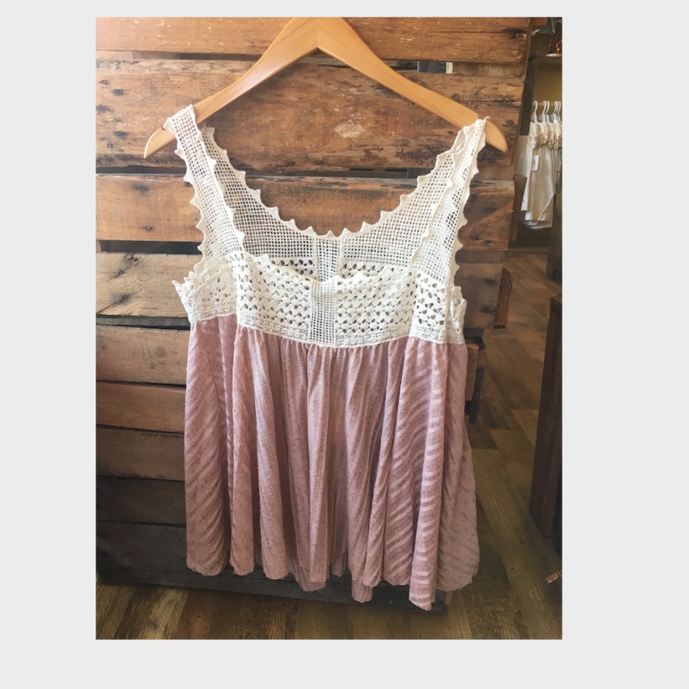Hyku Boho Blush Pink Lace Empire Top NWT - Picture 2 of 4
